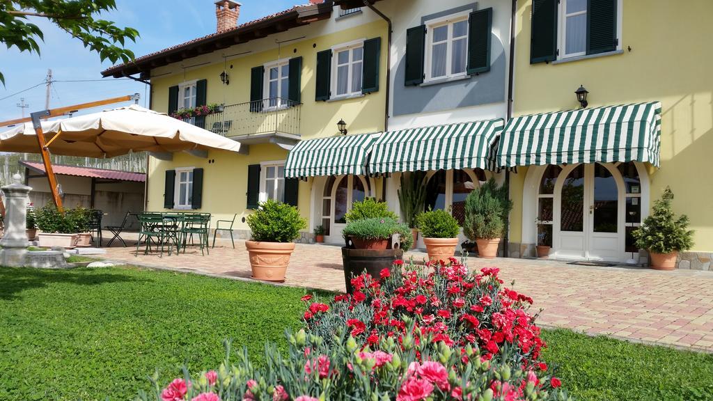 Agriturismo Cascina Rabalot Diano dʼAlba エクステリア 写真
